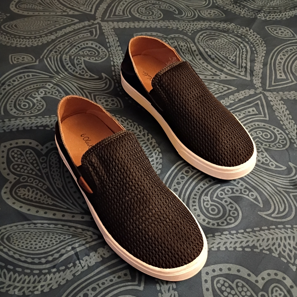 OLUKAI SLIP ON SHOES